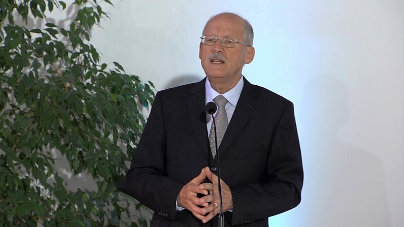 Pastor Reinhard Weber Aus der evangelischen Gemeinschaft Koenigsbrunn – Bild: Bibel TV Pastor Reinhard Weber Aus der evangelischen Gemeinschaft Koenigsbrunn – Bild: Bibel TV