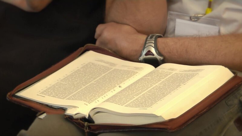 Aus der evangelischen Gemeinschaft Koenigsbrunn – Bild: Bibel TV Aus der evangelischen Gemeinschaft Koenigsbrunn – Bild: Bibel TV