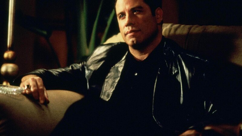 Chili Palmer (John Travolta) Die Verwendung des sendungsbezogenen Materials ist nur mit dem Hinweis und Verlinkung auf TVNOW gestattet. – Bild: RTL /​ © 1995 Metro-Goldwyn-Mayer Pictures Inc