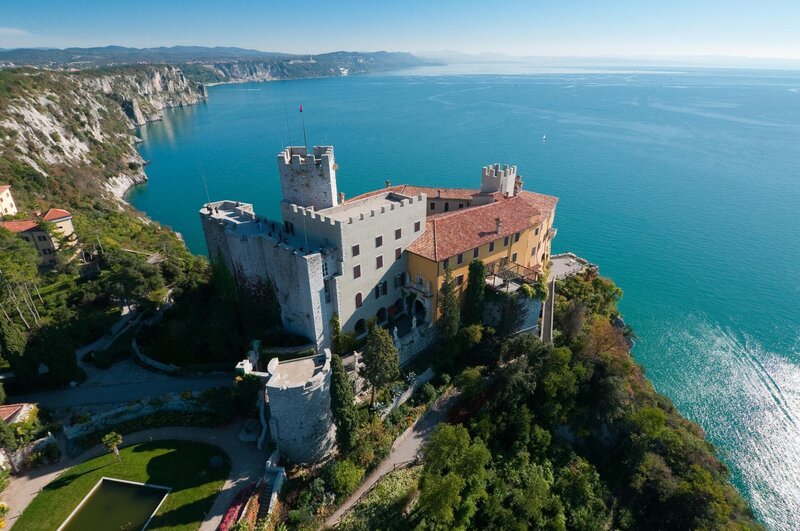 Schloss Duino. – Bild: ORF/Landesstudio Kärnten/Marco Milani Schloss Duino. – Bild: ORF/Landesstudio Kärnten/Marco Milani