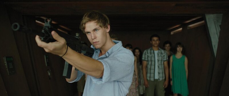 Auch Pazifist James (Rhys Wakefield) muss schon bald feststellen, dass das Experiment eine katastrophale Eigendynamik entwickelt… – Bild: Ascot Elite Entertainment Group Lizenzbild frei Auch Pazifist James (Rhys Wakefield) muss schon bald feststellen, dass das Experiment eine katastrophale Eigendynamik entwickelt… – Bild: Ascot Elite Entertainment Group Lizenzbild frei