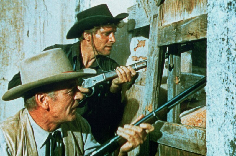 Nach dem Amerikanischen Bürgerkrieg versuchen Benjamin Trane (Gary Cooper, li.), ein Südstaatler, und Joe Erin (Burt Lancaster, re.), ein Bandit, ihr Glück in Mexiko, wo die Partisanen von Benito Juárez und die Anhänger von Kaiser Maximilian Krieg führen. – Bild: arte Nach dem Amerikanischen Bürgerkrieg versuchen Benjamin Trane (Gary Cooper, li.), ein Südstaatler, und Joe Erin (Burt Lancaster, re.), ein Bandit, ihr Glück in Mexiko, wo die Partisanen von Benito Juárez und die Anhänger von Kaiser Maximilian Krieg führen. – Bild: arte