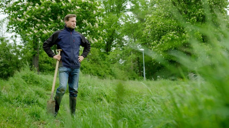 Bauer Ties Möckelmann will mehr für die Umwelt tun. ( – Bild: NDR/Sabelli Film Bauer Ties Möckelmann will mehr für die Umwelt tun. ( – Bild: NDR/Sabelli Film
