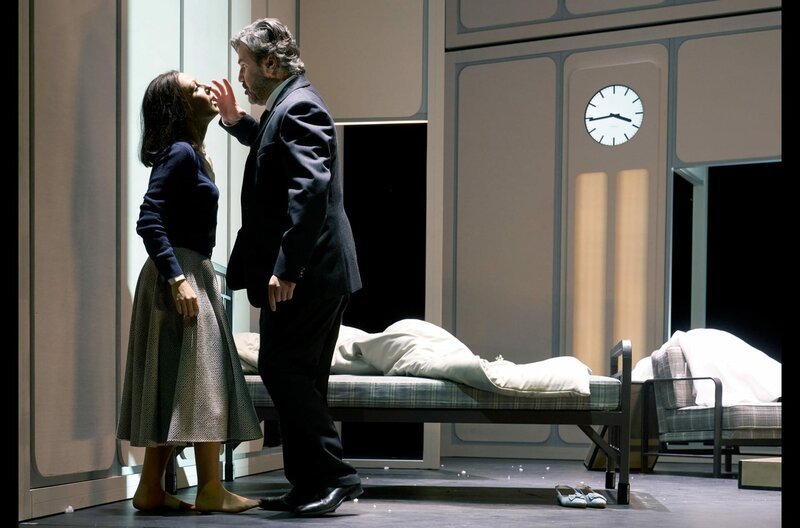Lucia (Irina Lungu) mit ihrem Bruder Enrico (Massimo Cavalletti) – Bild: SWR / © Herwig Prammer / © Herwig Prammer Lucia (Irina Lungu) mit ihrem Bruder Enrico (Massimo Cavalletti) – Bild: SWR / © Herwig Prammer / © Herwig Prammer