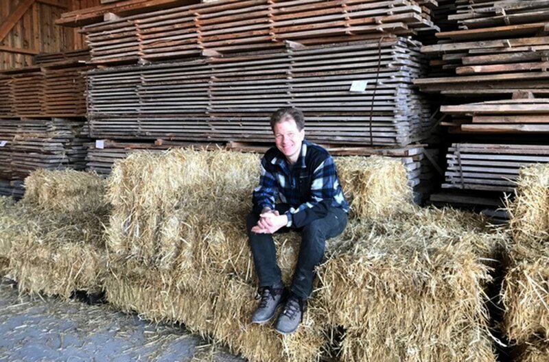 Benedikt Käsberg begleitet den Klosterneubau für das EU-Interreg-Programm UP STRAW. – Bild: BR / © BR 2020 Benedikt Käsberg begleitet den Klosterneubau für das EU-Interreg-Programm UP STRAW. – Bild: BR / © BR 2020
