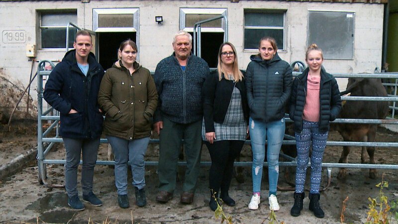 SRF DOK: Schicksal einer Bergbauernfamilie
Die Bergbauernfamilie Epp wird mehrmals vom Schicksal schwer getroffen.
SRF – Bild: SRF1