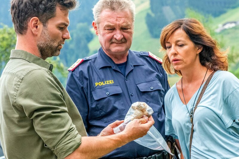 Jakob Seeböck (Lukas Roither), Ferry Öllinger (Kroisleitner), Julia Cencig (Nina Pokorny). – Bild: ORF/​Gebhardt Productions/​Stefanie Leo