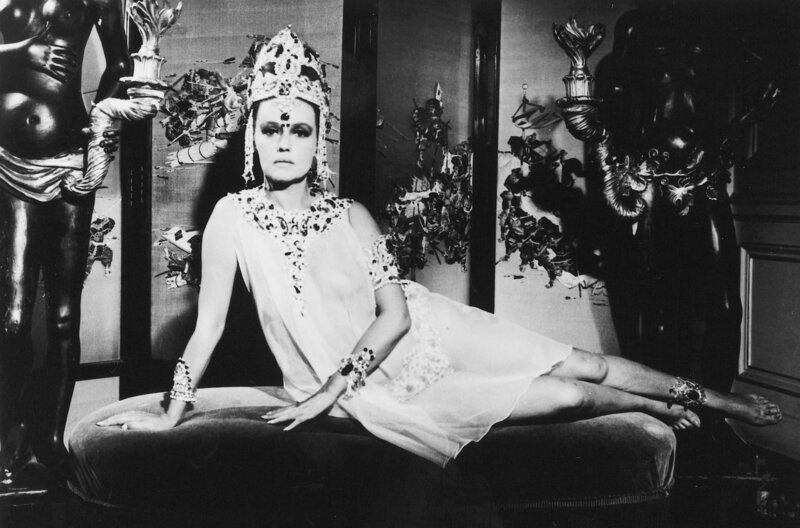 Mata Hari (Jeanne Moreau): geheimnisvolle Tänzerin und gerissene Spionin? – Bild: MK2 /​ Mata Hari (Jeanne Moreau): geheimnisvolle Tänzerin und gerissene Spionin?