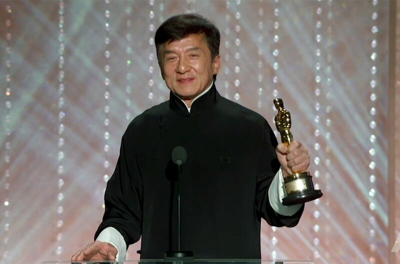 Jackie Chan wird 2016 mit einem Ehrenoscar für sein Lebenswerk ausgezeichnet. – Bild: ARTE France /​ © Motion Picture Arts And Scenes /​ © Motion Picture Arts And Scenes