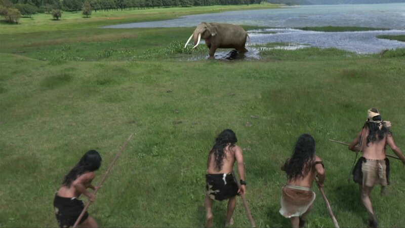 Die ersten Amerikaner jagen ein Mastodon. – Bild: ZDF und Bob Aschmann./​Bob Aschmann