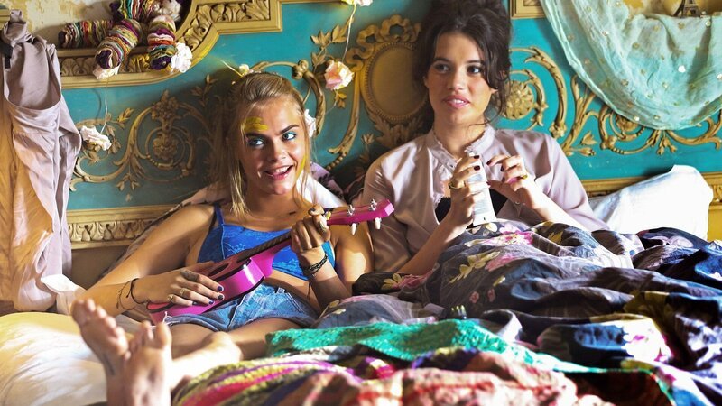 Viola (Cara Delevigne, li.) und Elena (Gala Gordon)Viola (Cara Delevigne, li.) und Elena (Gala Gordon) – Bild: RTL Zwei