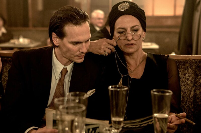 Kästner und der kleine Dienstag – Bild: ZDF und ARD Degeto/​Dor Film/​Anjeza Cikopano.