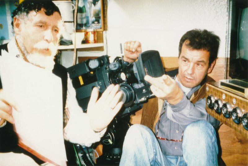 Georg Stefan Troller (links) mit seinem Kameramann. – Bild: BR, Kick Film GmbH /​ BR/​Kick Film GmbH