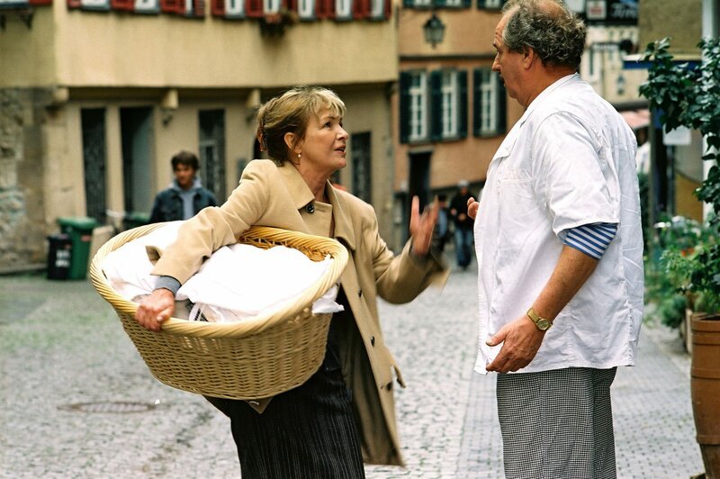 Gila von Weitershausen, Friedrich von Thun. – Bild: ORF/​Multimedia Film & Fernsehprodukt/​Gabriele  Kiess