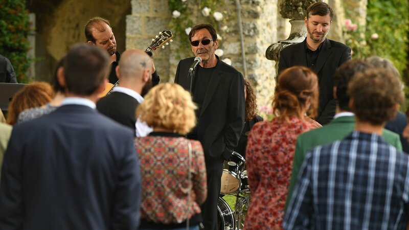 Champagner & Macarons – Bild: 2019 Tiberius Film