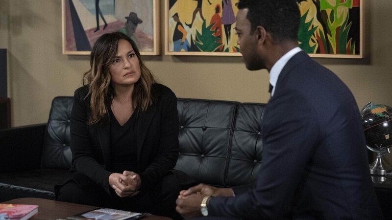 Captain Olivia Benson (Mariska Hargitay), Deputy Chief Christian Garland (Demore Barnes) – Bild: RTL /​ 2020 Universal Network Television LLC