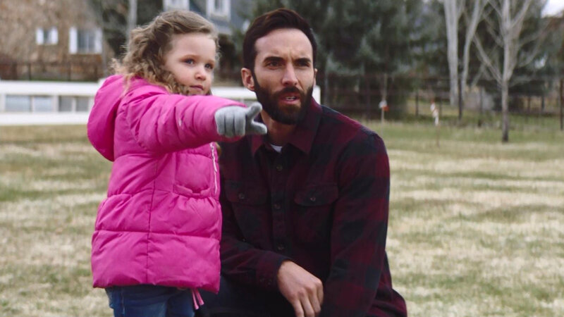 Lucy und der traurige Mann – Bild: Bibel TV