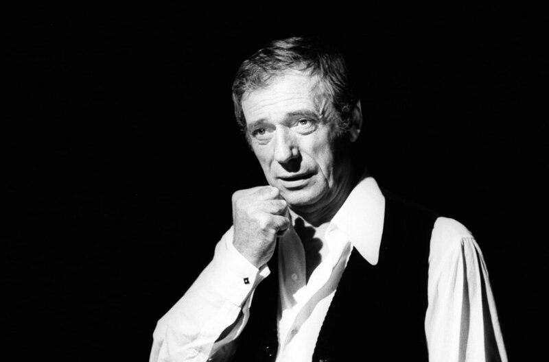 Zu Yves Montands 100. Geburtstag und seinem 30. Todestag präsentiert Yves Riou ein ganz aus Chansons bestehendes Porträt des Sängers. – Bild: ARTE France /​ © INA /​ © INA
