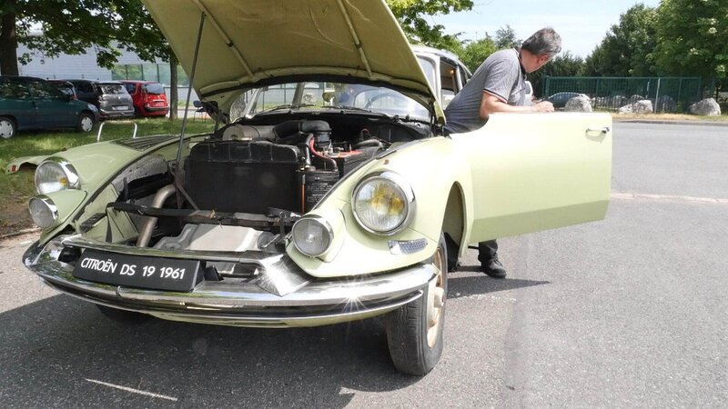 Citroën DS 19. – Bild: MG RTL D /​ TV Presse Productions