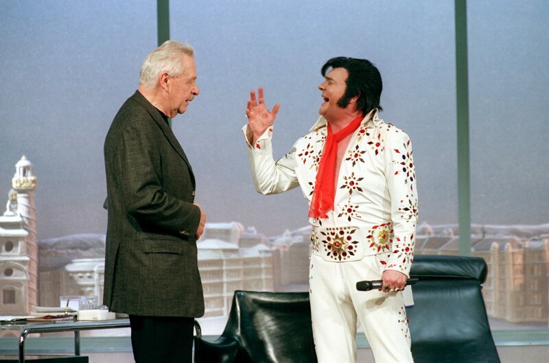 Der Neurosenkavalier – Bild: ORF/​Ali Schafler