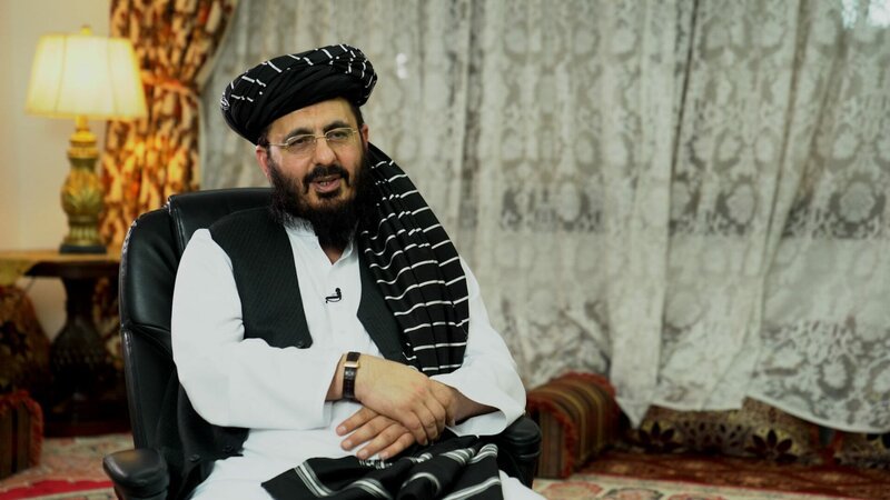 Mohammad Nabi Omari hält Hof: Zum ersten Mal spricht einer der ranghöchsten Taliban in einem ausführlichen Interview mit dem westlichen Fernsehen. – Bild: ZDF und © SLUGNEWS Jean-Baptiste Renaud & Sonia Ghezali