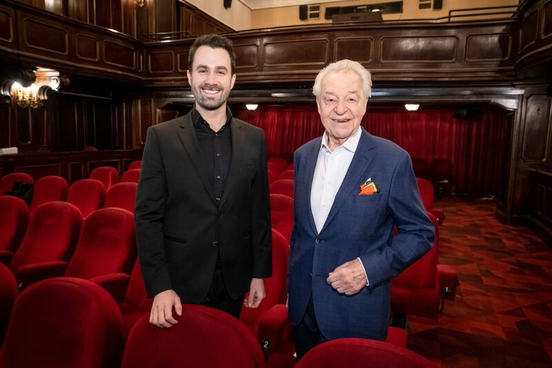 L-R: Peter Fässlacher, Harald Serafin. – Bild: Hans Leitner /​ ORF /​ ORF