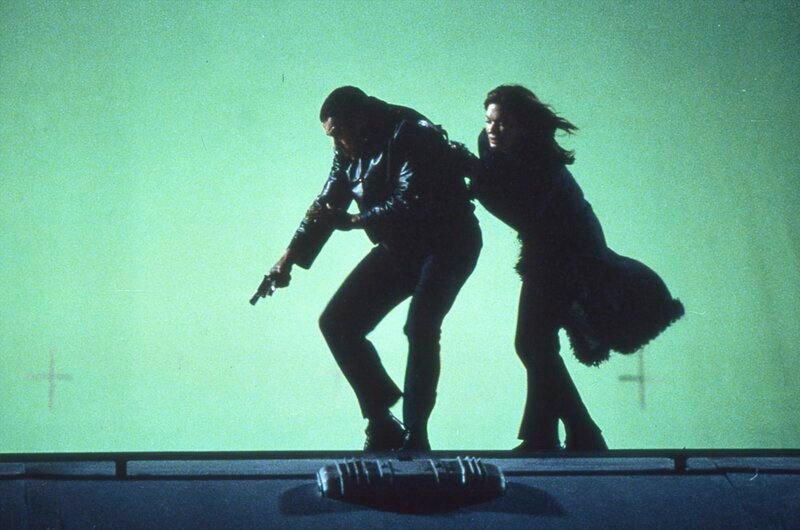 Jacques Kristoff (Jean Claude Van Damme) und Galina Konstantin (Laura Harring) – Bild: Telepool
