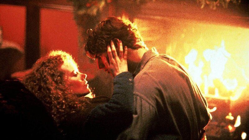 Der arme irische Baurensohn Joseph (Tom Cruise) und die arrogante Großgrundbesitzerin Shannon (Nicole Kidman) kommen sich in Amerika immer näher. Aus der anfänglichen Zweckgemeinschaft wird Liebe. – Bild: RTL /​ © 1992 UNIVERSAL CITY  STUDIOS