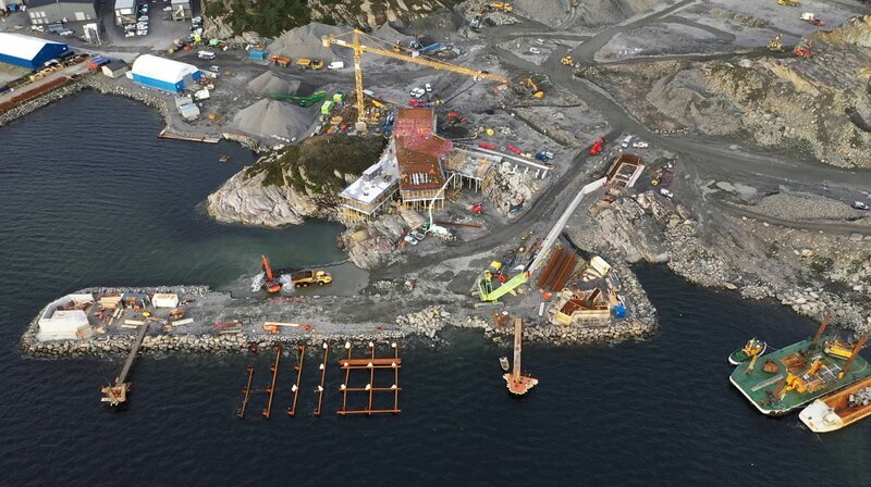 Øygarden, Norwegen. Das erste Terminal für Spezialschiffe, die flüssiges CO2 hierher bringen. Dann wird es unterseeisch verpresst. – Bild: SWR