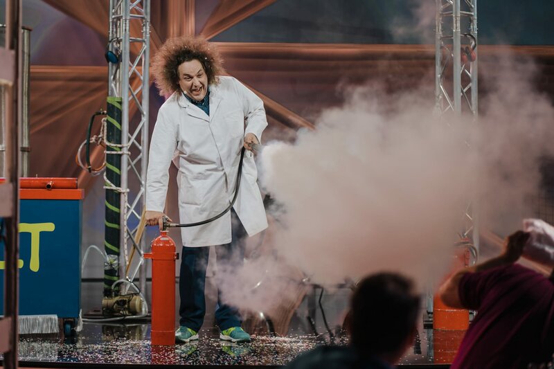 Konrad Stöckel: Wenn's stinkt und kracht ist's Wissenschaft - UMWELT – Bild: ZDF und Dennis Weissmantel.