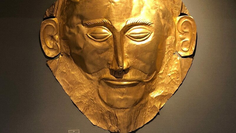 Die goldene Maske des Agamemnon im Museum in Athen. – Bild: ZDF und Frank Vorpahl./Frank Vorpahl Die goldene Maske des Agamemnon im Museum in Athen. – Bild: ZDF und Frank Vorpahl./Frank Vorpahl