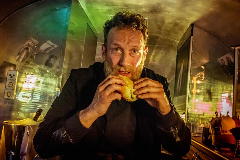 Unsere Zeit ist jetzt – Bild: ORF/​Pro7/​© 2016 Mr. Brown Entertainment Filmproduktion/​Nik Konietzny