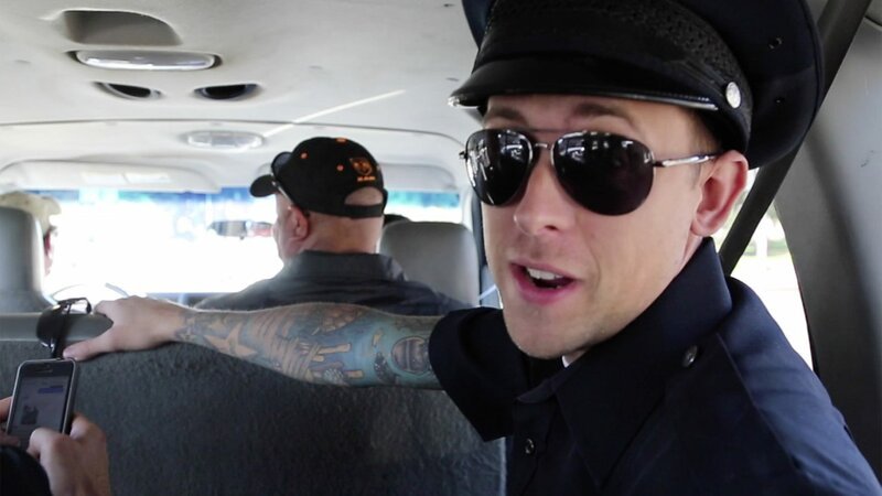 Roman Atwood (r.) – Bild: 2015, Prank Films, LLC, © 2016 Lions Gate Entertainment Inc. All Rights Reserved. Lizenzbild frei Roman Atwood (r.) – Bild: 2015, Prank Films, LLC, © 2016 Lions Gate Entertainment Inc. All Rights Reserved. Lizenzbild frei