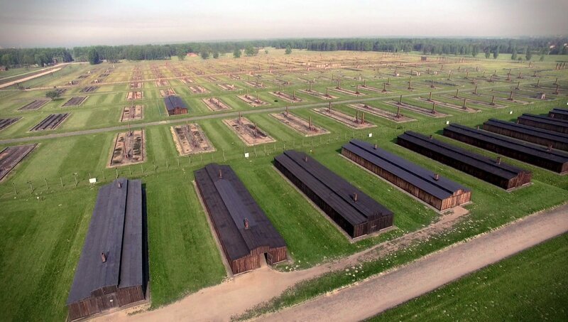 Luftaufnahme von Auschwitz. – Bild: ORF/​ZED/​Label News