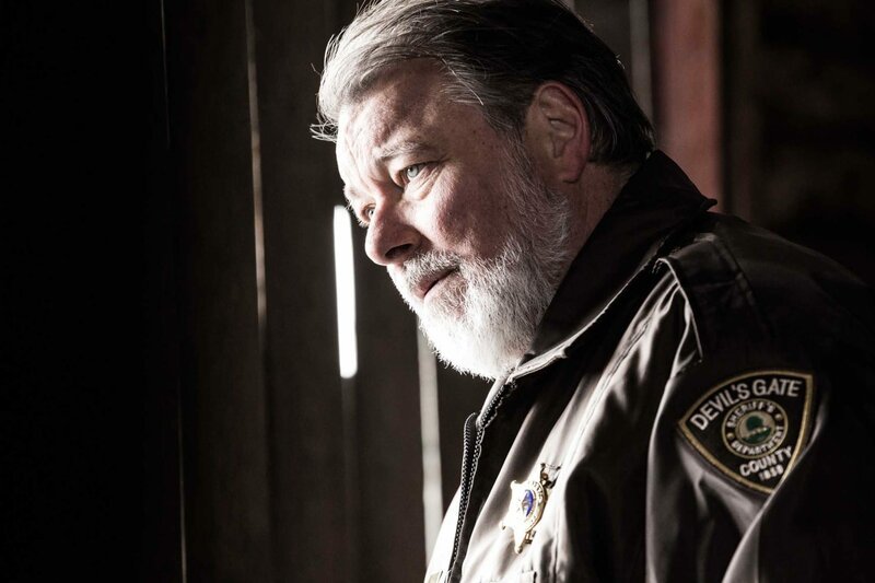 Sheriff Gruenwell (Jonathan Frakes) – Bild: Smart Media GmbH Sheriff Gruenwell (Jonathan Frakes) – Bild: Smart Media GmbH
