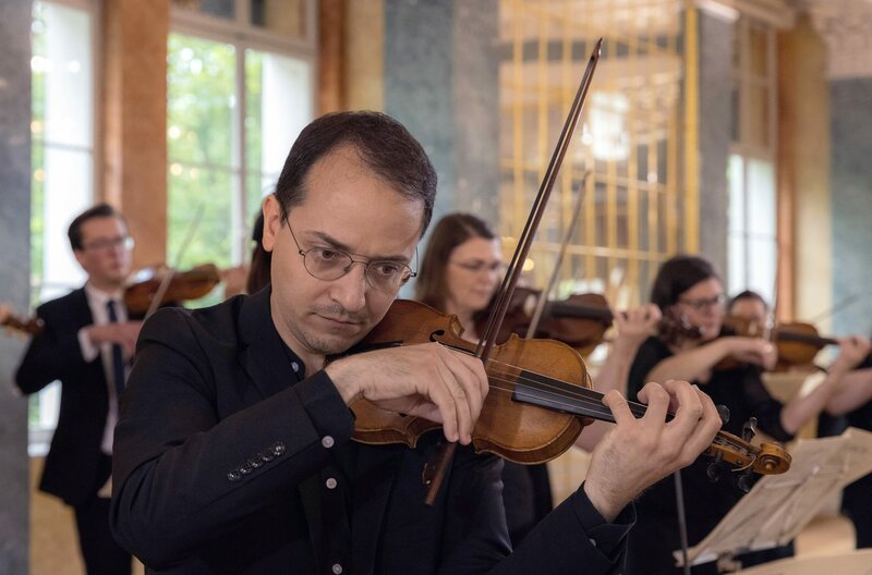 Das "Collegium 1704" spielt Bachs Brandenburgische Konzerte 1-6 – Bild: MDR/​Emilian Tsubaki