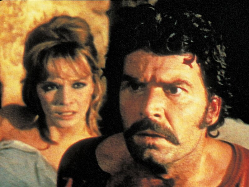 Ria (Laura Antonelli, l.); Luther Sledge (James Garner, r.) – Bild: 1970, renewed 1998 Columbia Pictures Industries, Inc. All Rights Reserved. Lizenzbild frei Ria (Laura Antonelli, l.); Luther Sledge (James Garner, r.) – Bild: 1970, renewed 1998 Columbia Pictures Industries, Inc. All Rights Reserved. Lizenzbild frei