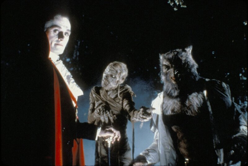 (v.l.n.r.) Dracula (Duncan Regehr); Mumie (Michael Reid MacKay); Werwolf (Carl Thibault) – Bild: TM & Copyright © 2004 by Paramount Pictures Corporation. All Rights Reserved. Lizenzbild frei