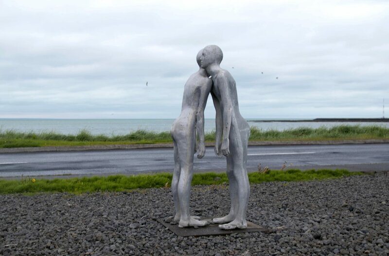 Die Figuren der Künstlerin Steinunn Thorarinsdottir sind geschlechtslos: fragil und stark, nicht männlich und nicht weiblich. – Bild: Moritz Marz /​ © Moritz Marz /​ © Moritz Marz /​ © Moritz Marz /​ © Moritz Marz