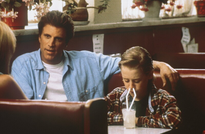 Allein mit Dad & Co. – Bild: Puls 8