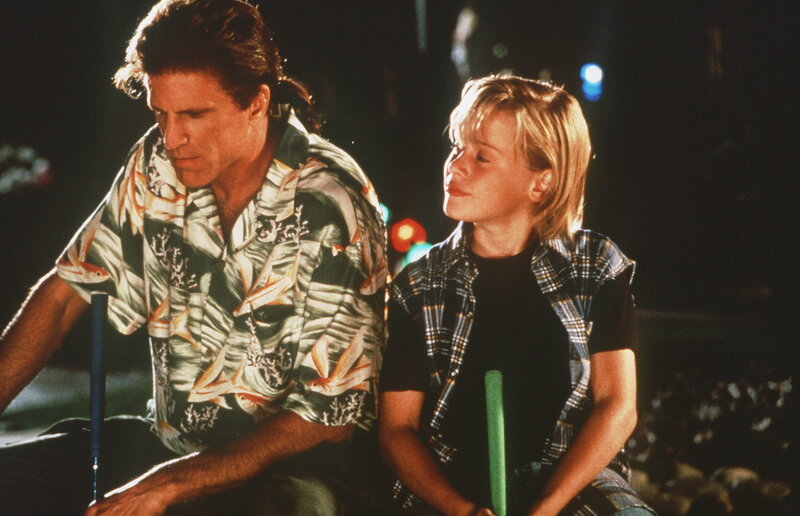 Allein mit Dad & Co. – Bild: Puls 8