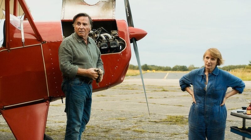 Grüner wird's nicht, sagte der Gärtner und flog davon – Bild: ARD Degeto/​Majestic Film