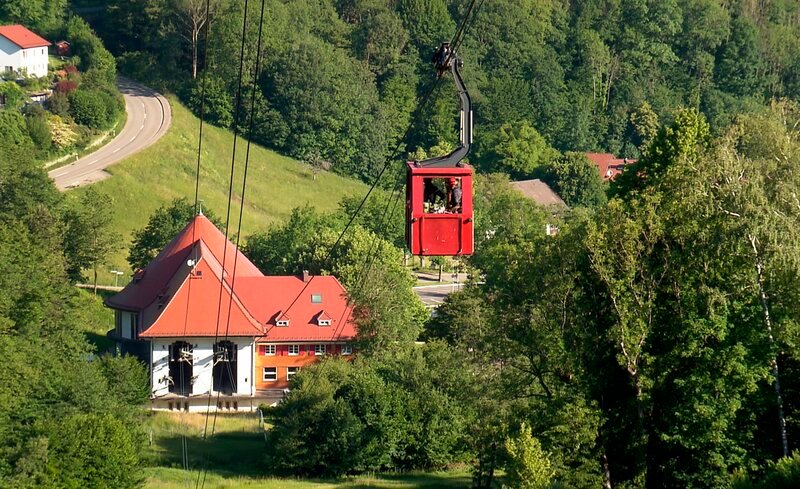 Schauinslandbahn, Talstation. © SWR, honorarfrei – Verwendung gemäß der AGB im engen inhaltlichen, redaktionellen Zusammenhang mit genannter SWR-Sendung bei Nennung „Bild: SWR“ (S2+). SWR Presse/Bildkommunikation, Baden-Baden, Tel: 07221/929–23876, foto@swr.de – Bild: SWR Schauinslandbahn, Talstation. © SWR, honorarfrei – Verwendung gemäß der AGB im engen inhaltlichen, redaktionellen Zusammenhang mit genannter SWR-Sendung bei Nennung „Bild: SWR“ (S2+). SWR Presse/Bildkommunikation, Baden-Baden, Tel: 07221/929–23876, foto@swr.de – Bild: SWR