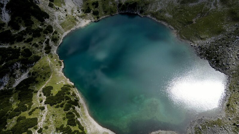 Sinfonie der Alpenseen – Bild: ORF/​Verlagshaus Hans Jöchler