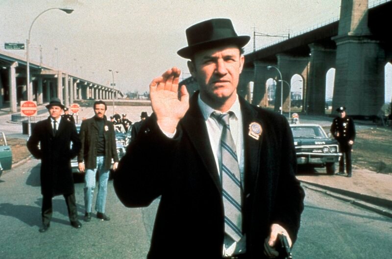 Rauschgiftfahnder Jimmy „Popeye“ Doyle (Gene Hackman, vo.) hat mit seinen Kollegen Mulderig (Bill Hickman, li.) und einem Zivilpolizisten (Randy Jurgensen, 2.v.l.) den Drogengroßhändlern in New York den Krieg erklärt. – Bild: SWR/AccuSoft Inc. Rauschgiftfahnder Jimmy „Popeye“ Doyle (Gene Hackman, vo.) hat mit seinen Kollegen Mulderig (Bill Hickman, li.) und einem Zivilpolizisten (Randy Jurgensen, 2.v.l.) den Drogengroßhändlern in New York den Krieg erklärt. – Bild: SWR/AccuSoft Inc.