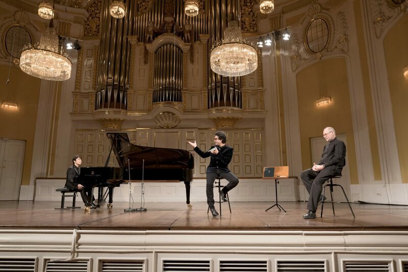 94 Sekunden neuer Mozart, Seong-Jin Cho, Roland Villazón, Ulrich Leisinger. – Bild: ORF/​Unitel/​Wolfgang Lienbacher