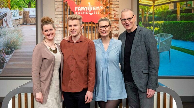 Folge 1: Familie Golnik (Team Orange) tritt gegen Familie Gericke (Team Gelb) an. – Bild: NDR/​Fernsehmacher GmbH/​Markus Hertrich