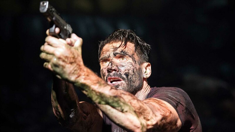Mark (Frank Grillo) nimmt den Kampf gegen die Außerirdischen auf.Mark (Frank Grillo) nimmt den Kampf gegen die Auüerirdischen auf. – Bild: RTL Zwei Mark (Frank Grillo) nimmt den Kampf gegen die Außerirdischen auf.Mark (Frank Grillo) nimmt den Kampf gegen die Auüerirdischen auf. – Bild: RTL Zwei