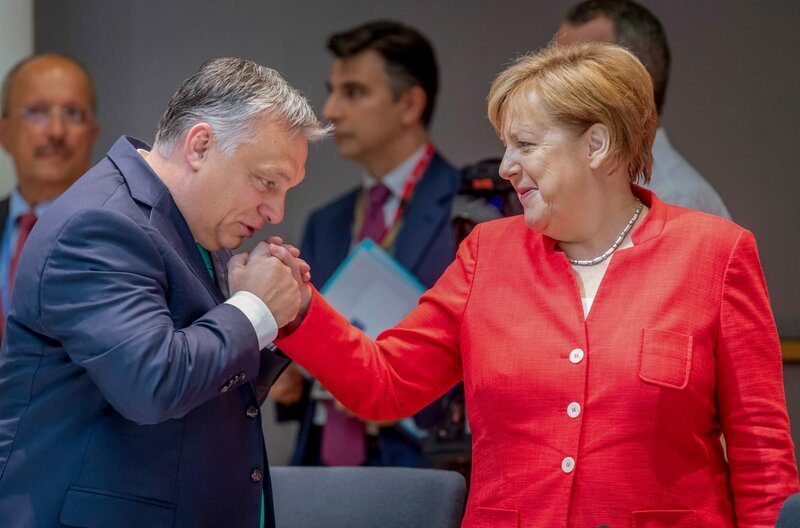 Viktor Orban und Angela Merkel – Bild: ZDF /​ © rechtefrei