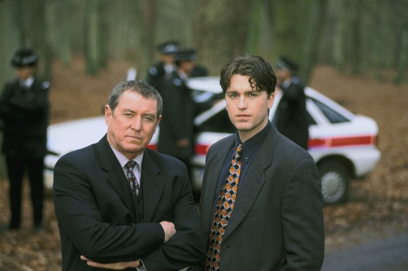 Und wieder haben es Barnaby (John Nettles, l.) und Troy (Daniel Casey, r.) mit einem Mord zu tun. – Bild: ZDF und All3Media